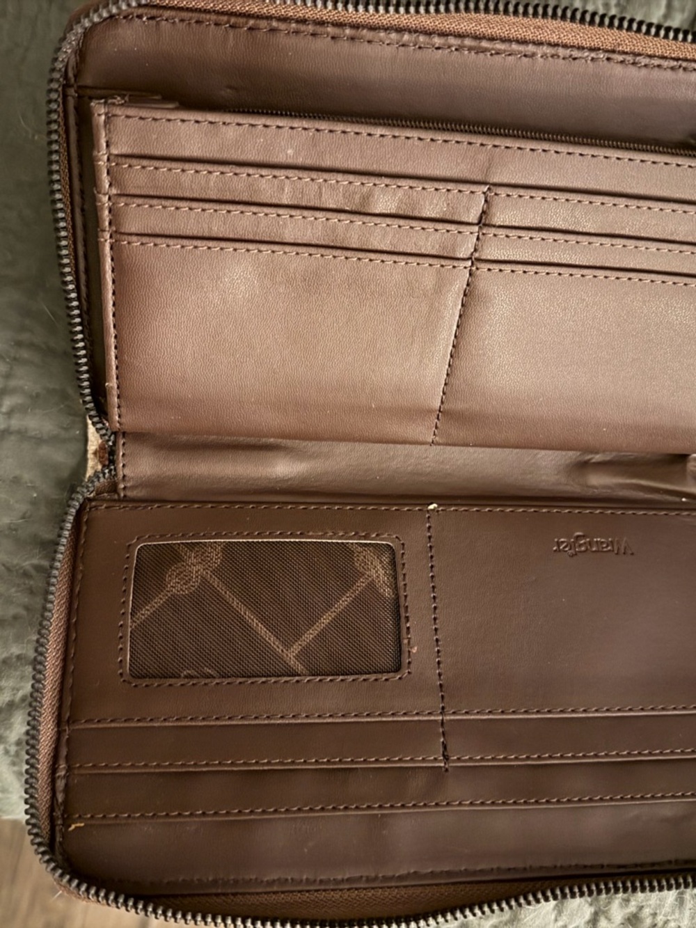 Wrangler Aztec Tote with Matching Wallet in Tan and Brown - Picture 7 of 9